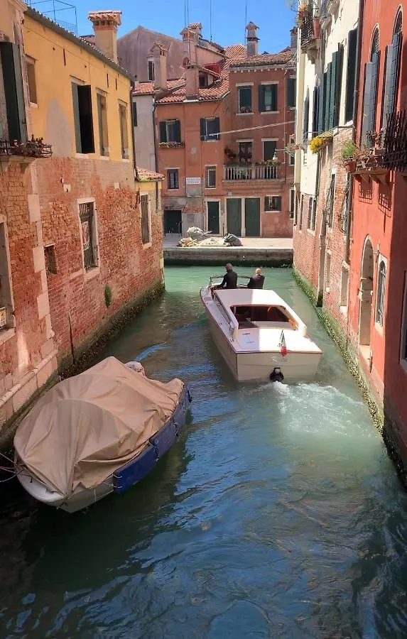 Casa Al Ponte Scudi - 4 Windows On The Canal Venice Apartment