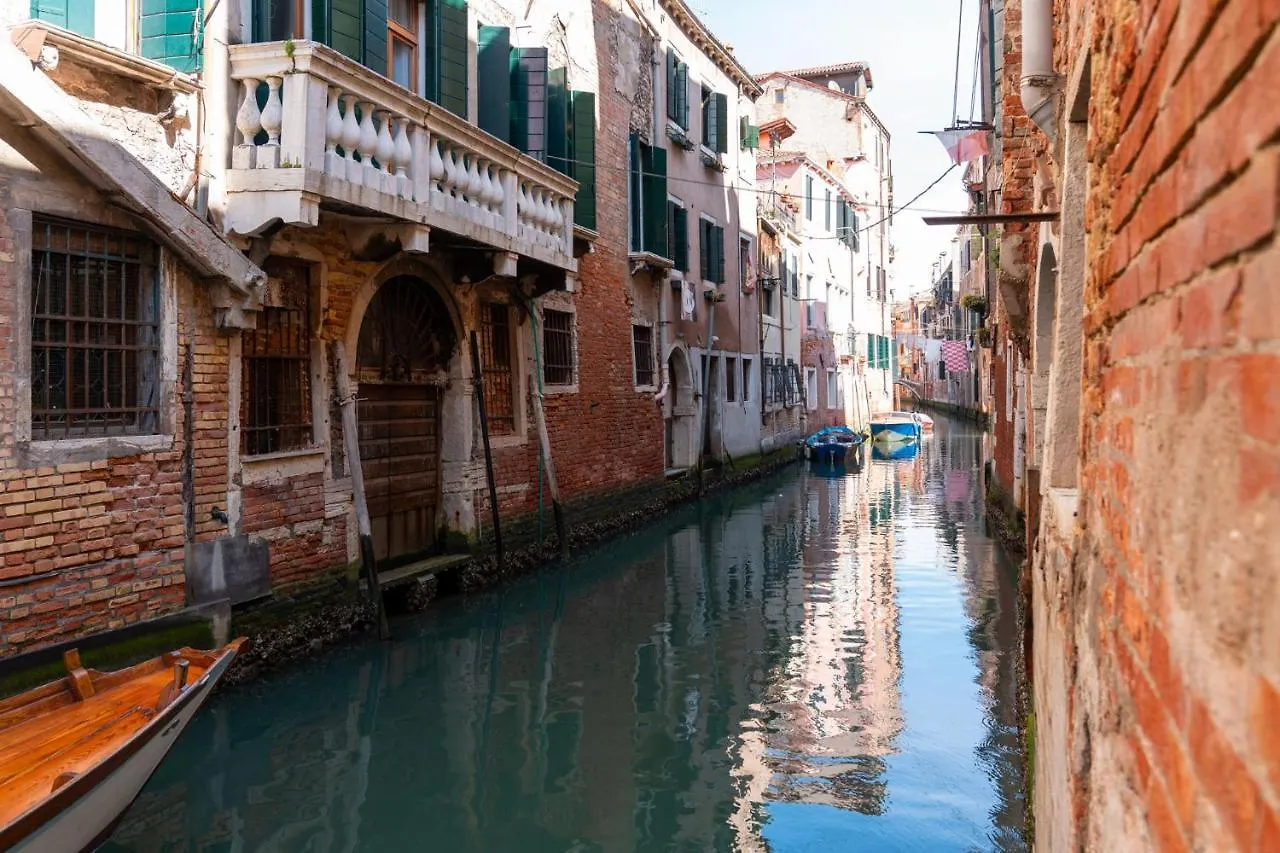 Casa Al Ponte Scudi - 4 Windows On The Canal Venice 0*,